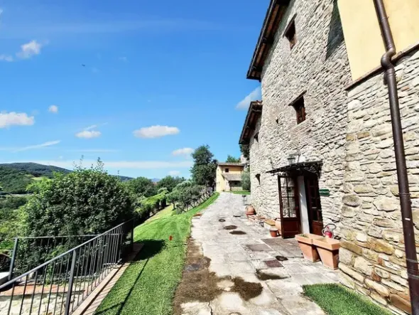 #15016 Struttura ricettiva con centro benessere e campo da golf