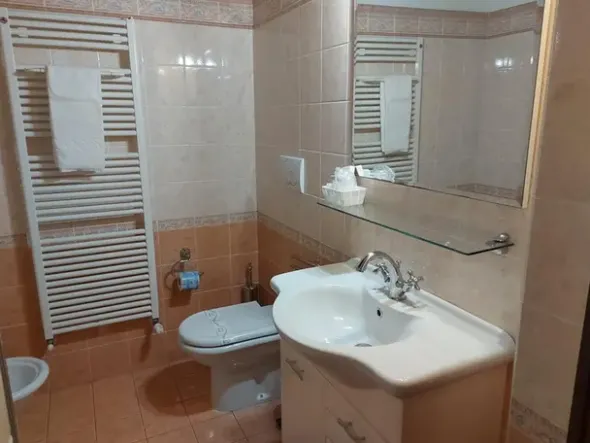 #15016 Struttura ricettiva con centro benessere e campo da golf