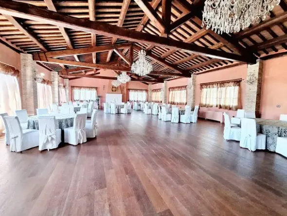 #15016 Struttura ricettiva con centro benessere e campo da golf