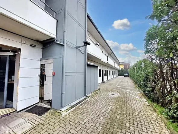 #23000 Struttura ricettiva in zona semicentrale