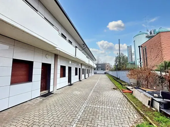 #23000 Struttura ricettiva in zona semicentrale