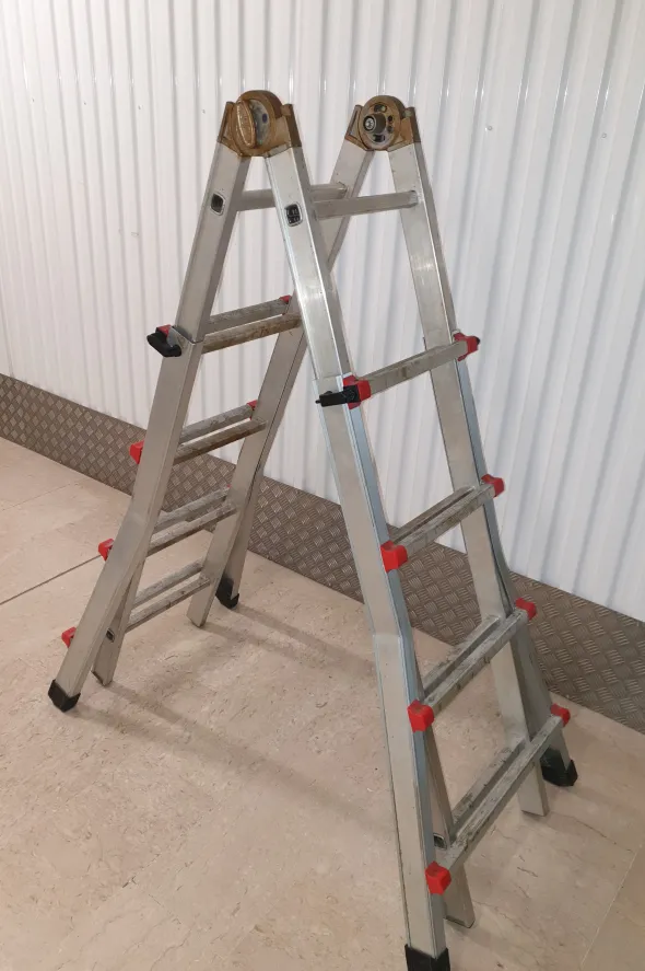 SVELT - scala allungabile in alluminio 9+9