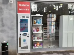 #26040 Tabaccheria con ottimi aggi su strada principale