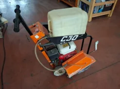 Taglia asfalto