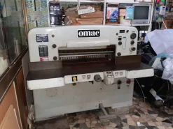 Tagliacarte da tipografia OMAC 76 – Taglierina luce 76