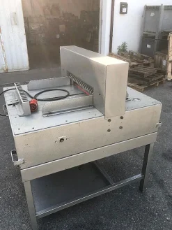 Taglierina elettrica per cartotecnica