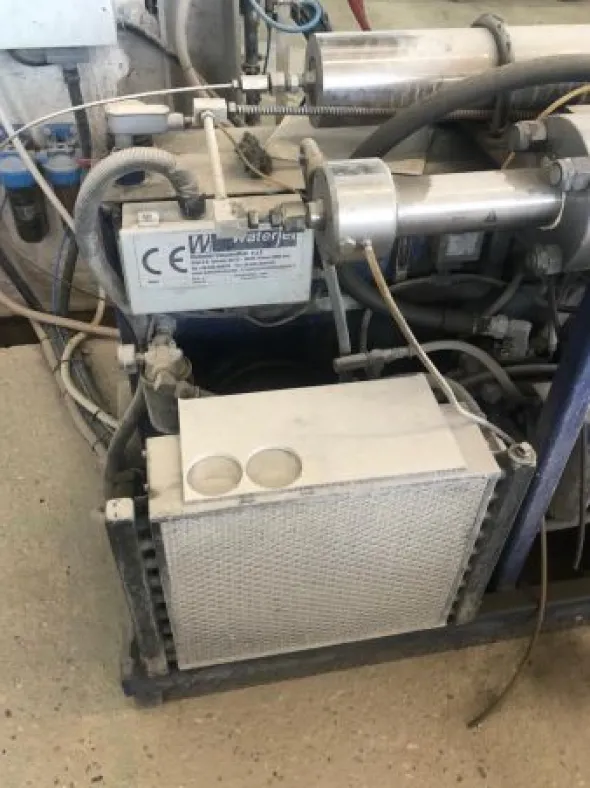 Taglio ad acqua Waterjet doppia testa