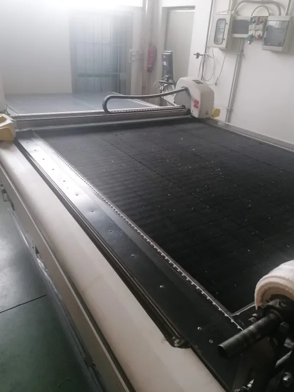 TAGLIO AUTOMATICO CON LAVAGNA E PROGRAMMA DI DISEGNO