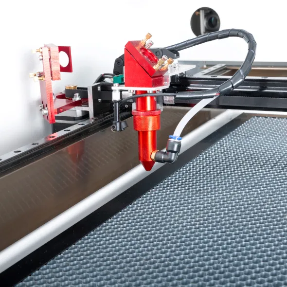Taglio incisore laser co2 130w legno, plexiglass, etc