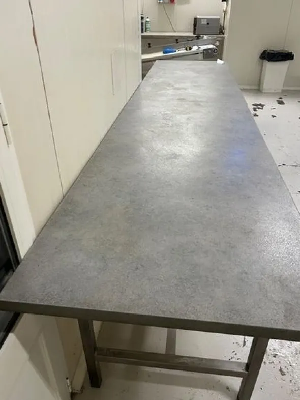 61#8671 Tavoli da lavoro
