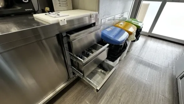 9#8315 Tavolo acciaio inox armadiato
