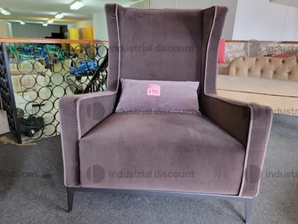 54#9481 Tavolo con banquette e poltrona