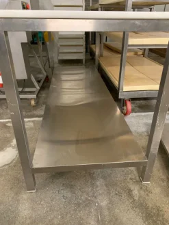 Tavolo con ripiano in teflon 200cm