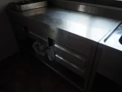 26#8549 Tavolo da lavoro