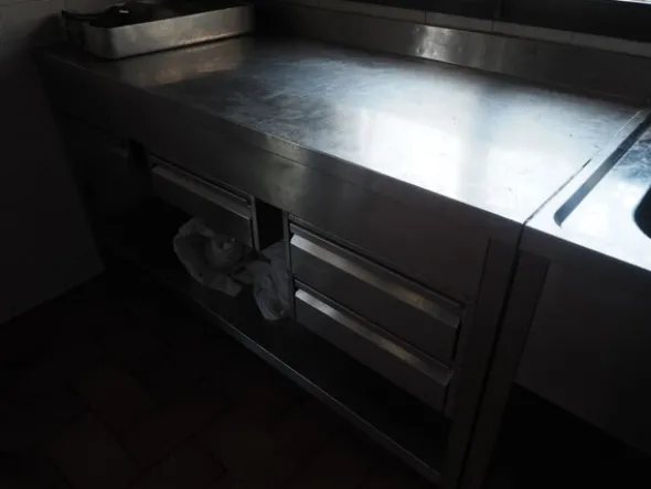 26#8549 Tavolo da lavoro