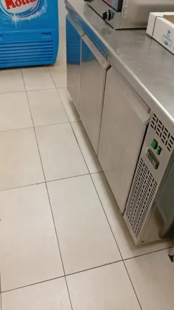 Tavolo refrigerato 3 porte