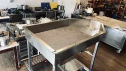 Tavolo sgrondatore per produzione conserve
