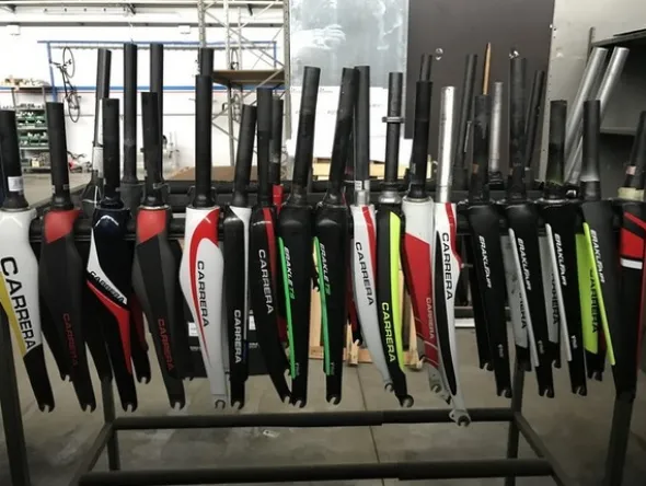 6#5221 Telai forcelle e tubulari per biciclette