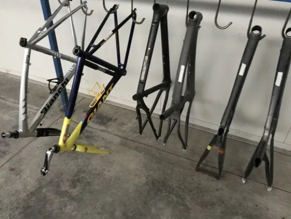 6#5221 Telai forcelle e tubulari per biciclette