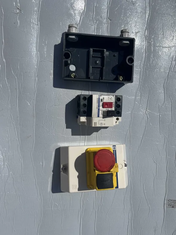 TELEMECANIQUE Interruttore protezione motore trifase