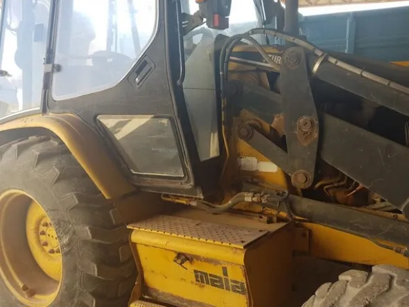 1#5802 Terna Caterpillar 428 C