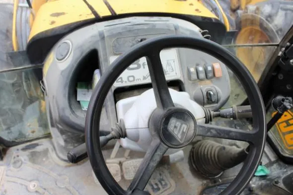 40#3918 Terna escavatore JCB 3CX