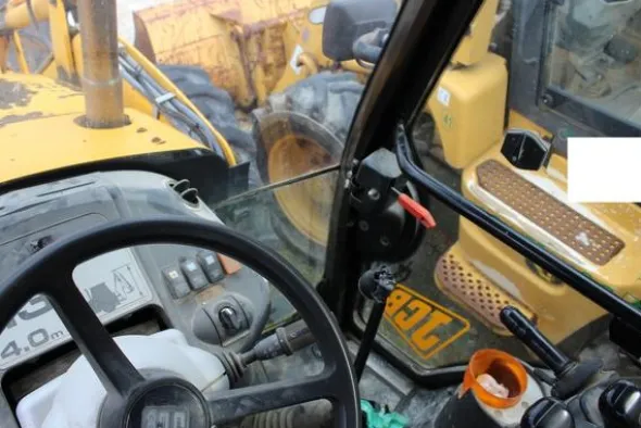 40#3918 Terna escavatore JCB 3CX