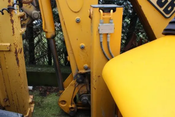 40#3918 Terna escavatore JCB 3CX