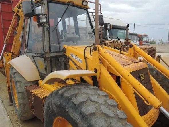 16#2100 Terna JCB 4CX
