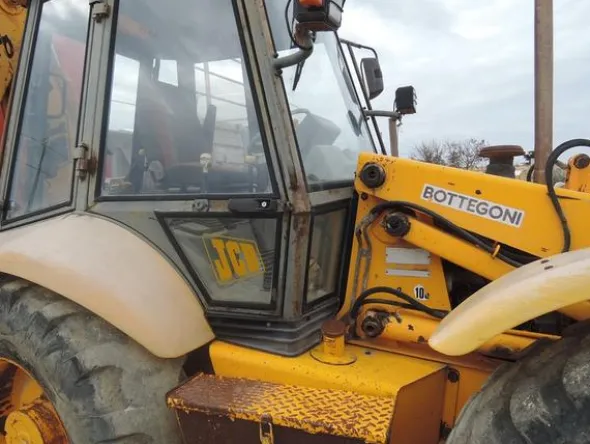 16#2100 Terna JCB 4CX