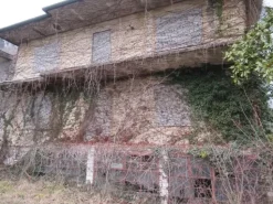 #23029 Terreni agricoli con fabbricati precari