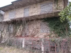 #23029 Terreni agricoli con fabbricati precari