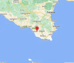 #23566 Terreni agricoli con serre e fabbricati rurali a Vittoria