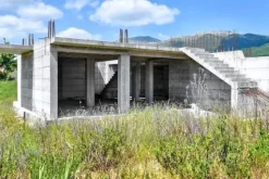 #12942 Terreni con fabbricati in costruzione e futura edificazione