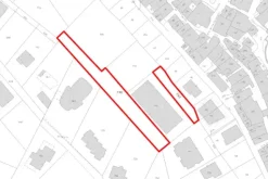 #19634 Terreno adibito a verde privato e parcheggi