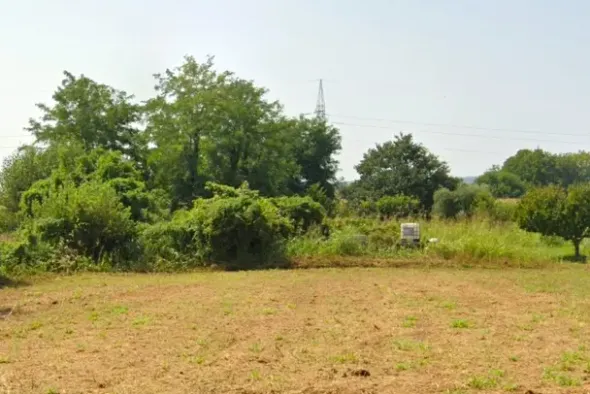#23624 Terreno agricolo con baracche da demolire