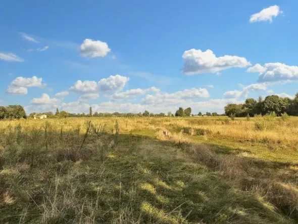 #24328 Terreno agricolo con manufatto precario ad uso deposito