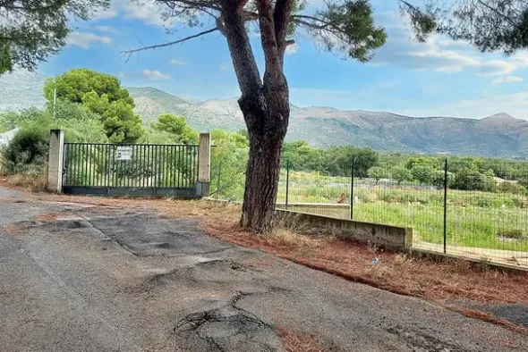 #24371 Terreno agricolo con pozzo di attingimento
