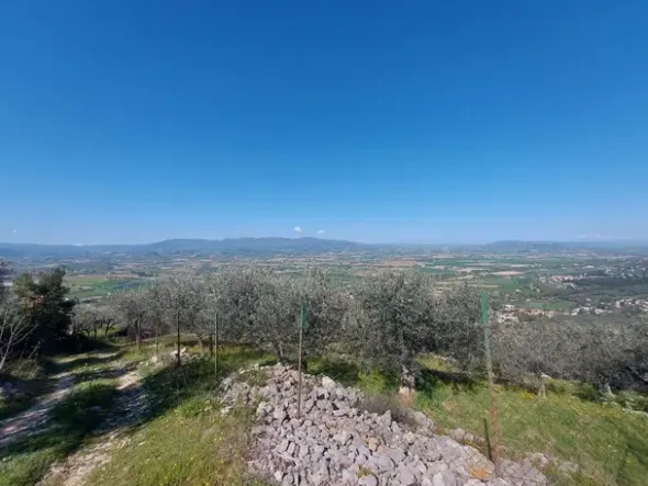 #20508 Terreno con fabbricato da ripristinare