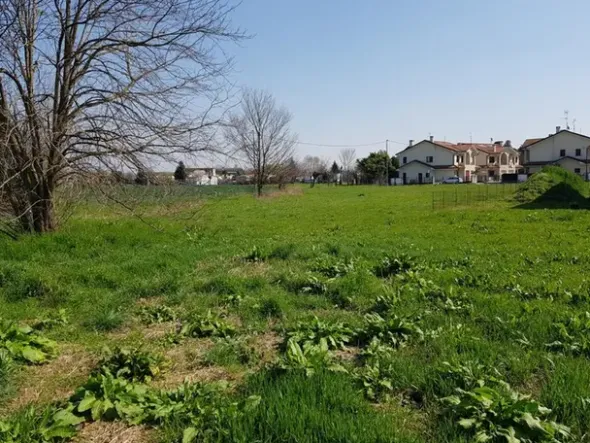 #9980 Terreno da lottizzare di 1.858 mq