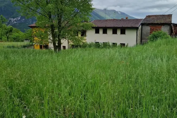 #20889 Terreno di 527 mq in contesto pedemontano