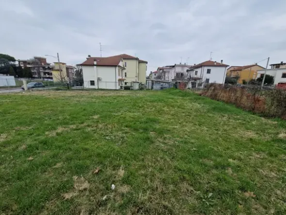 #25821 Terreno edificabile a Forlì