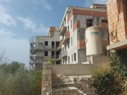 #14605 Terreno edificabile con edificio residenziale in costruzione