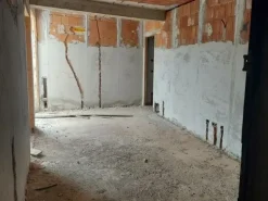 #14605 Terreno edificabile con edificio residenziale in costruzione
