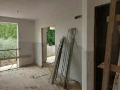 #14605 Terreno edificabile con edificio residenziale in costruzione