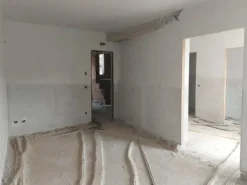 #14605 Terreno edificabile con edificio residenziale in costruzione