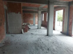 #14605 Terreno edificabile con edificio residenziale in costruzione