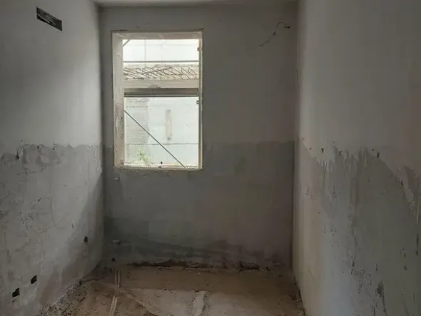 #14605 Terreno edificabile con edificio residenziale in costruzione