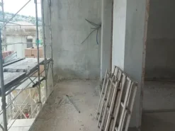 #14605 Terreno edificabile con edificio residenziale in costruzione