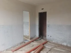 #14605 Terreno edificabile con edificio residenziale in costruzione